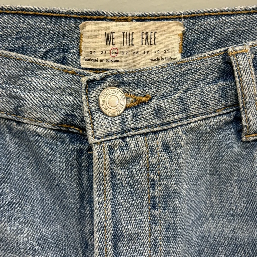 Free People We The Free Maggie Jeans Straight Leg Ripped Raw Hem Size 26